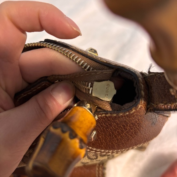 Gucci
Gucci Beige/Brown Canvas and Leather Bamboo Handle Top Handle Bag - Picture 7 of 9